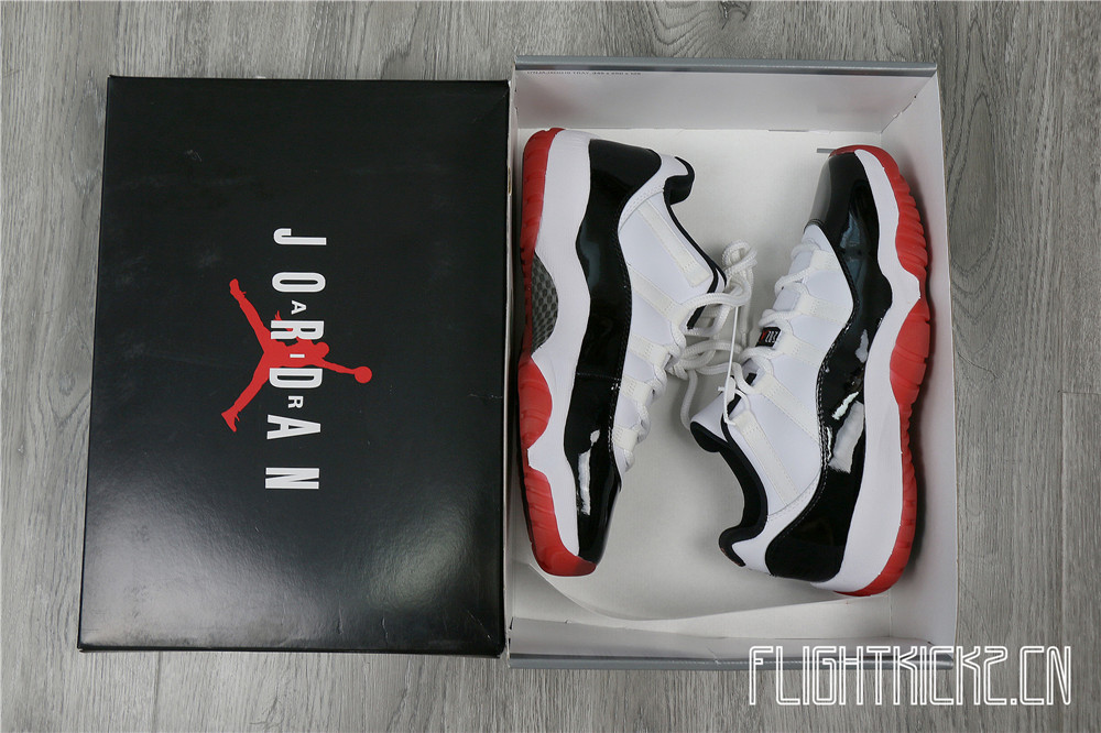 Air Jordan 11 Retro Low Concord Bred