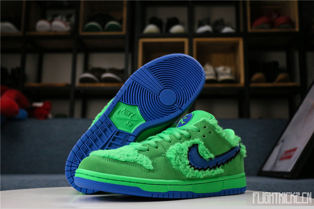 Grateful Dead x Nike SB Dunk Low Green