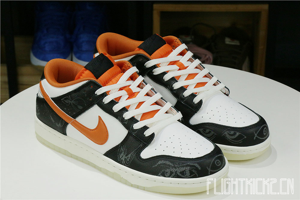 Nike Dunk Low “Halloween” 2021