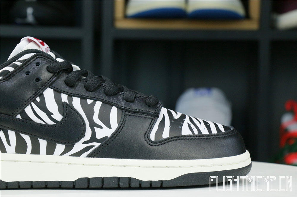 Nike SB Dunk Low Quartersnacks Zebra