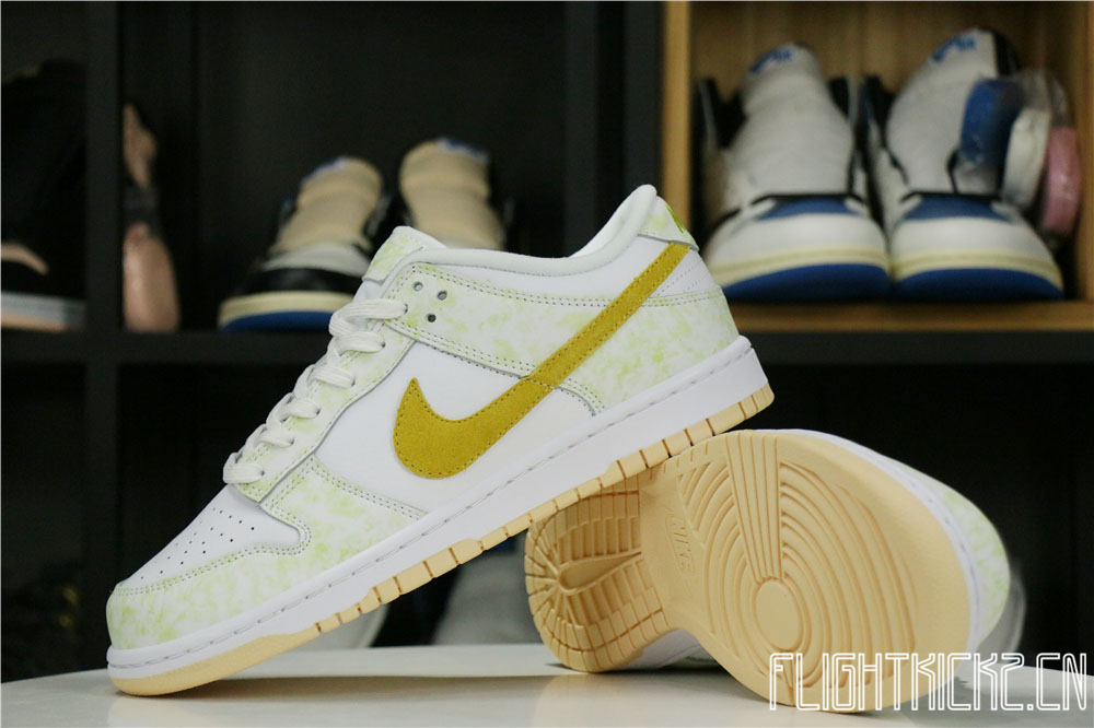 Nike Dunk Low Yellow Strike (W)