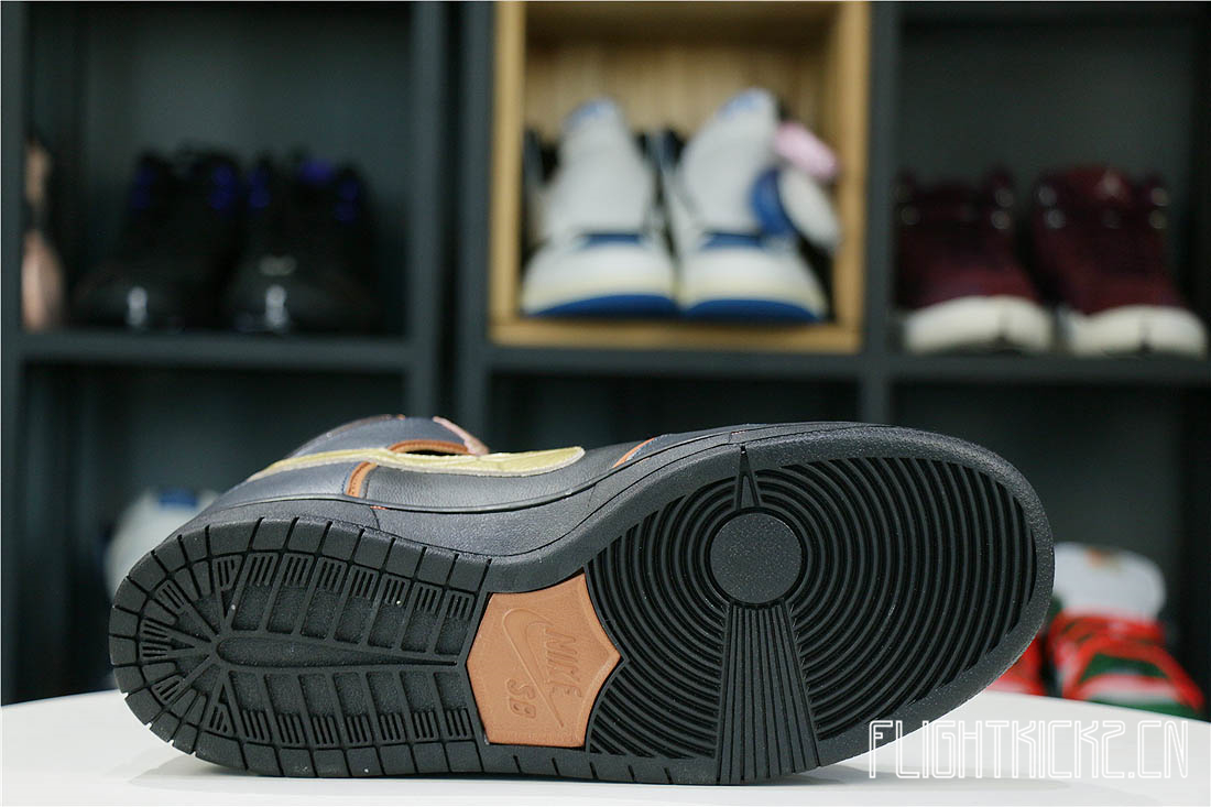 Nike SB Dunk High RX-0 Unicorn Gundam 02 Banshee