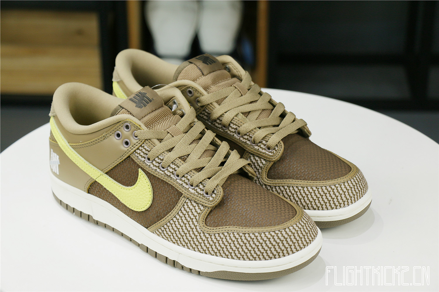 Nike Dunk Low SP UNDEFEATED Canteen Dunk vs. AF1 Pack