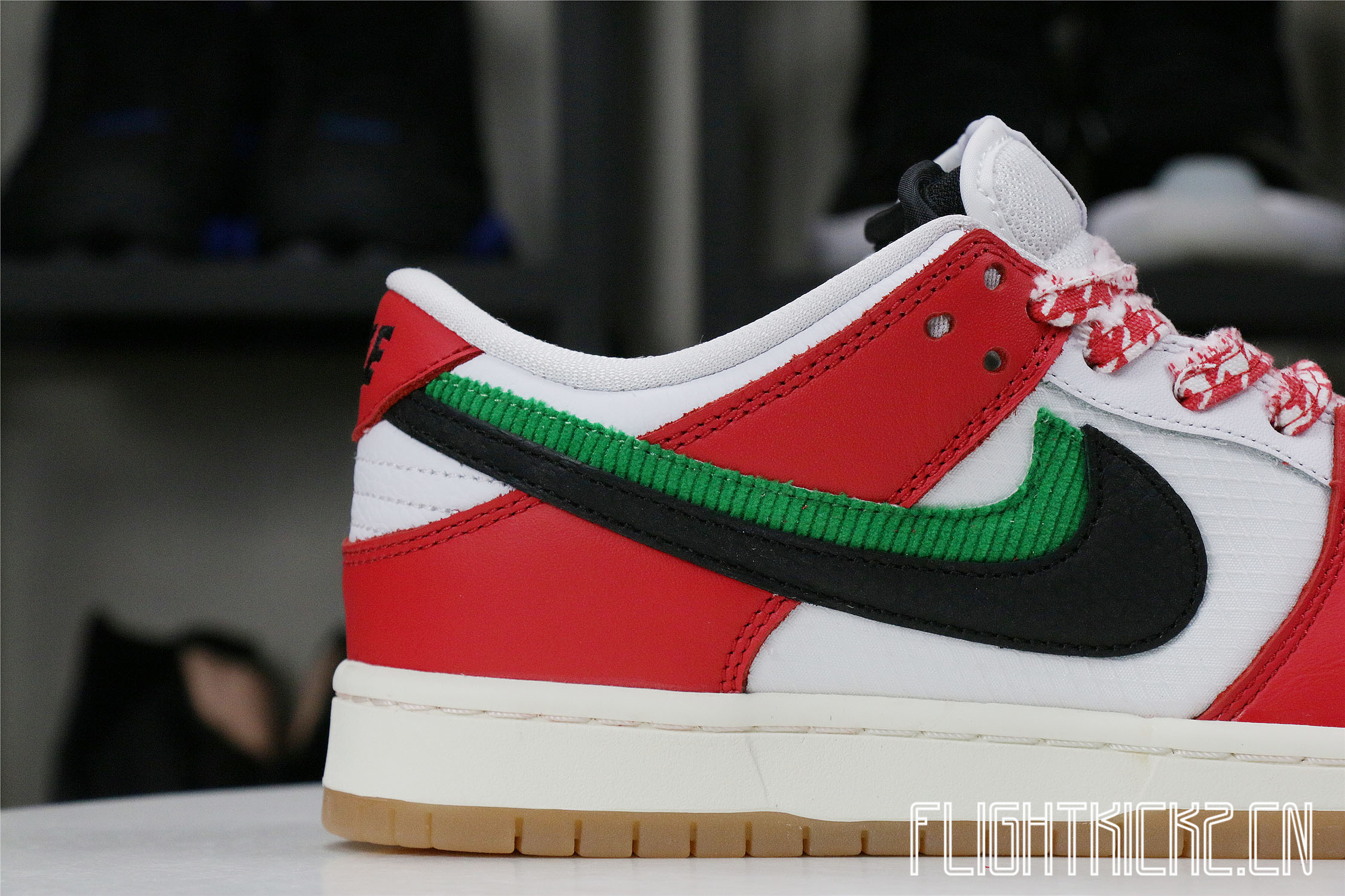 Frame Skate x Nike SB Dunk Low “Habibi”