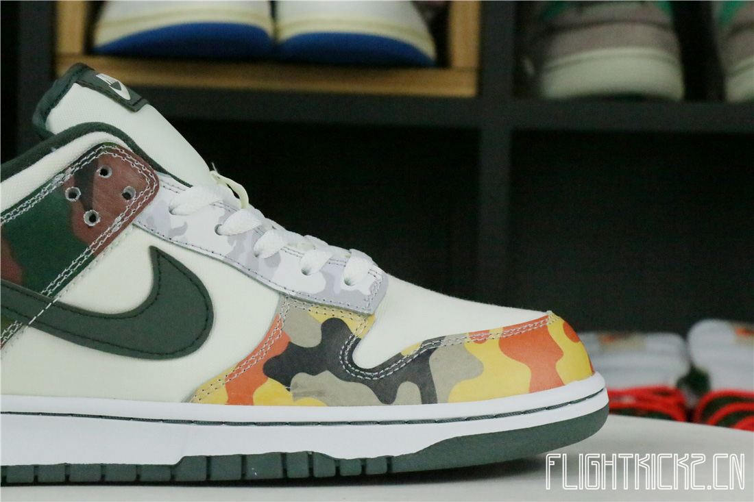 Nike Dunk Low SE Sail Multi-Camo