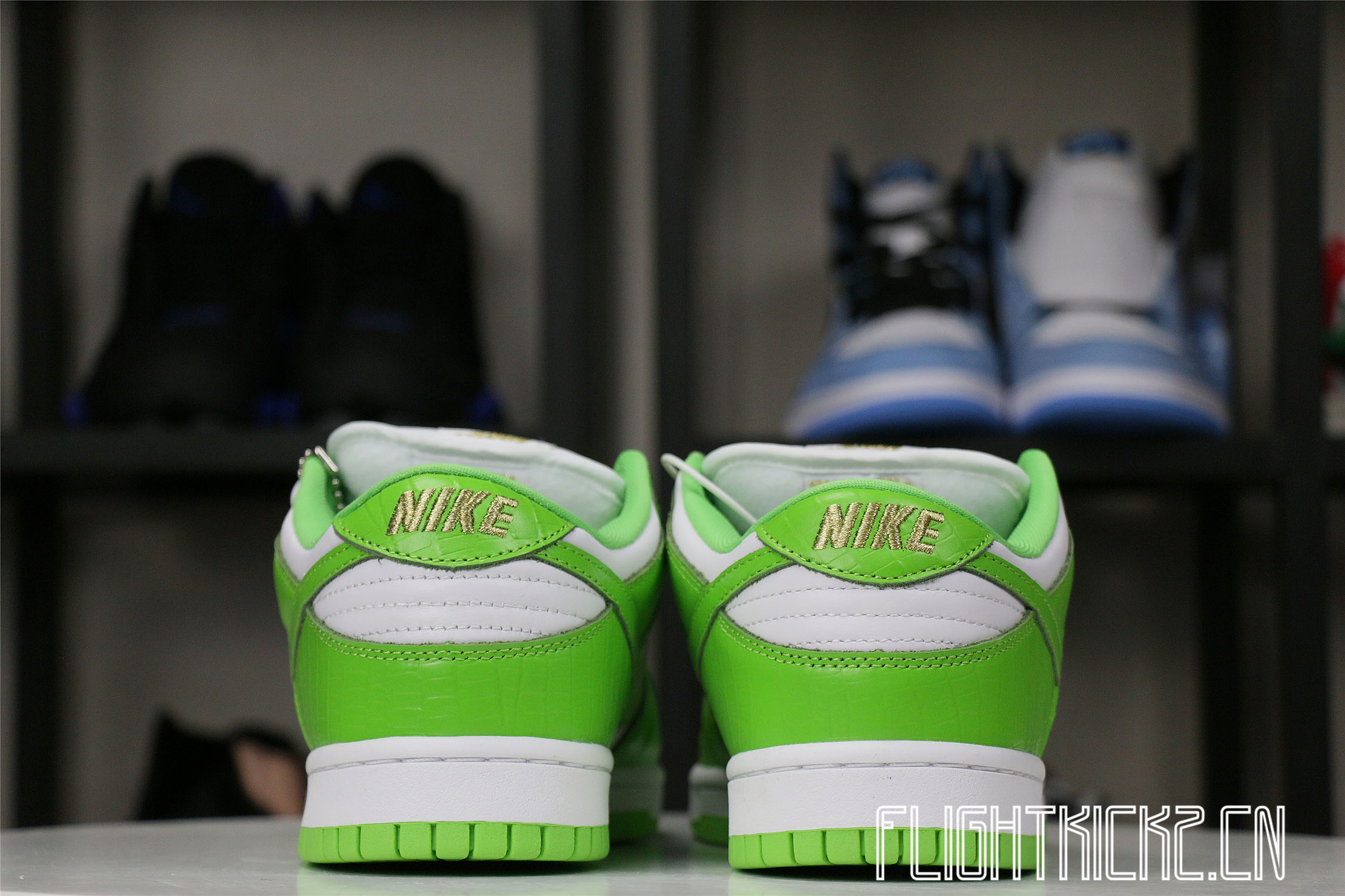 Nike SB Dunk Low Supreme Mean Grean