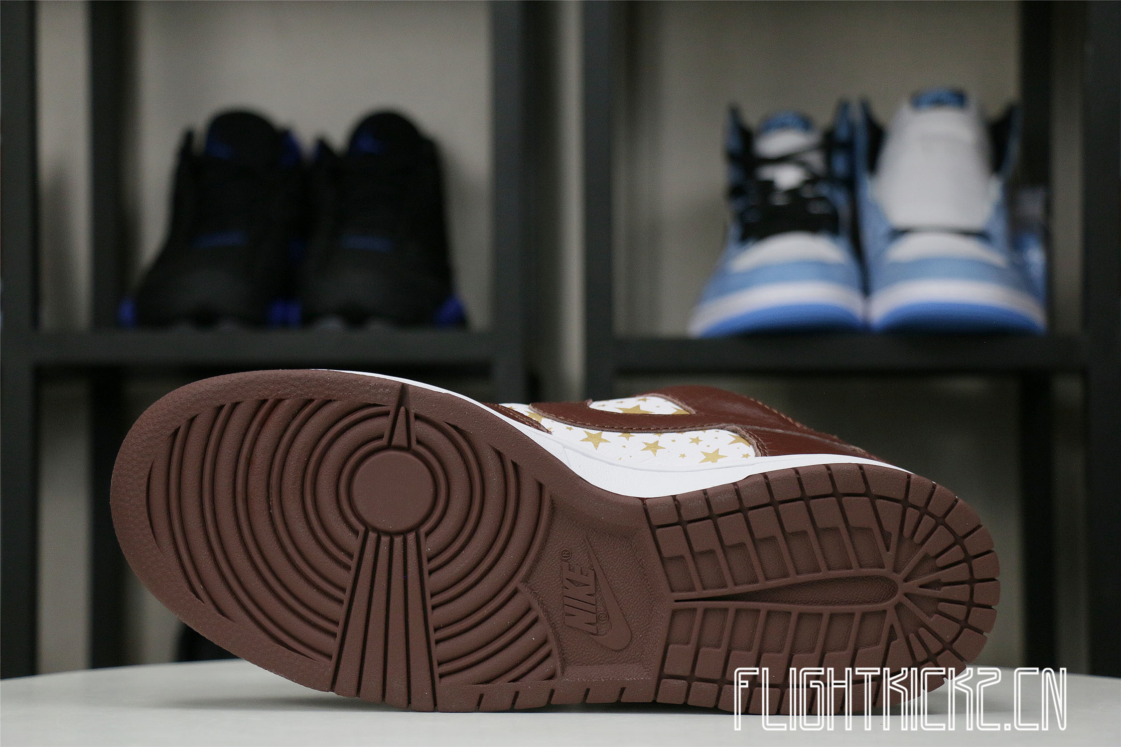 Nike SB Dunk Low Supreme Barkroot Brown