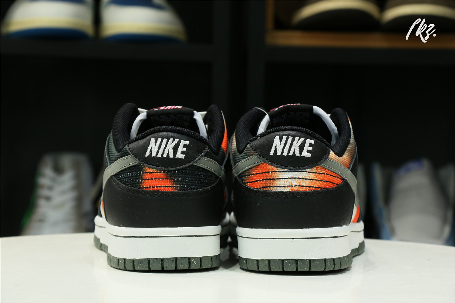 Nike Dunk Low “Graffiti” Black Red