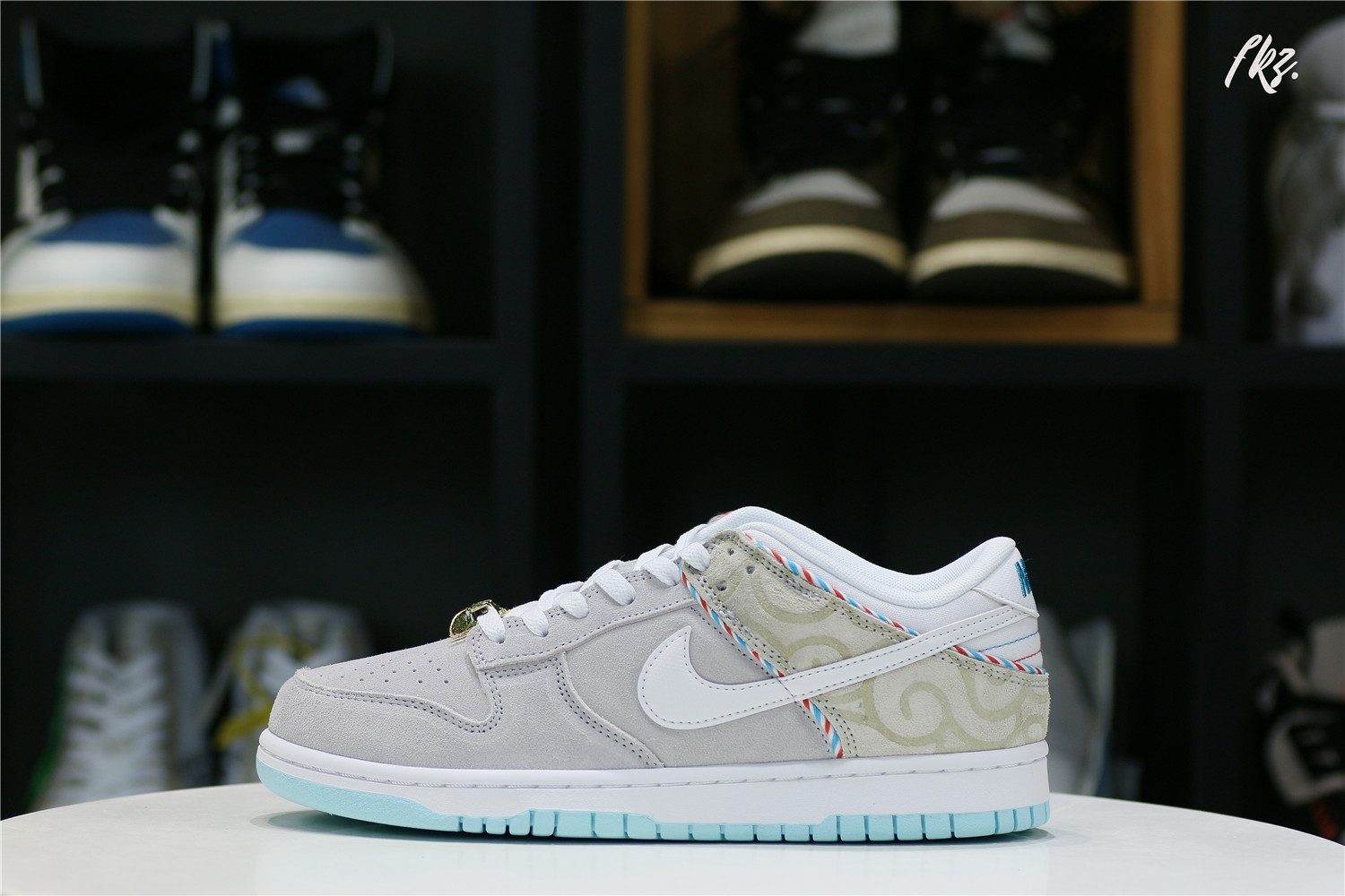 Nike Dunk Low SE Barber Shop Grey