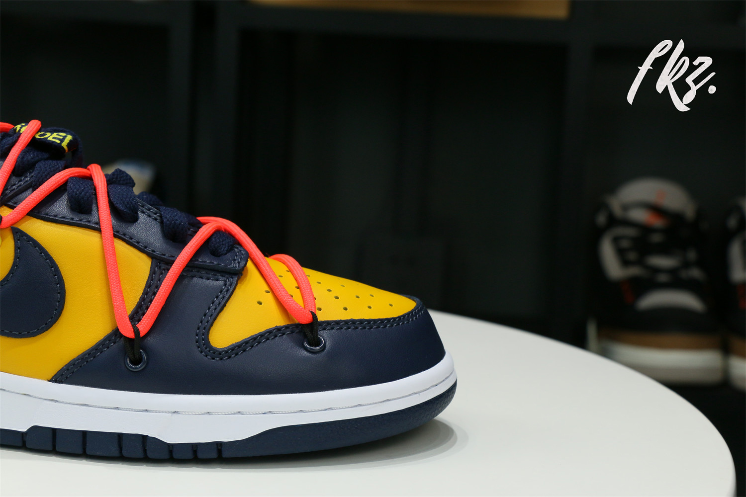 Off-White x Nike Dunk Low “Michigan” 2019(LN5 A1 Batch)