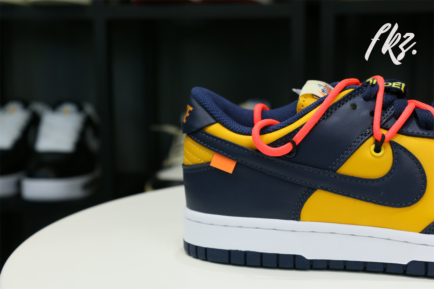 Off-White x Nike Dunk Low “Michigan” 2019(LN5 A1 Batch)