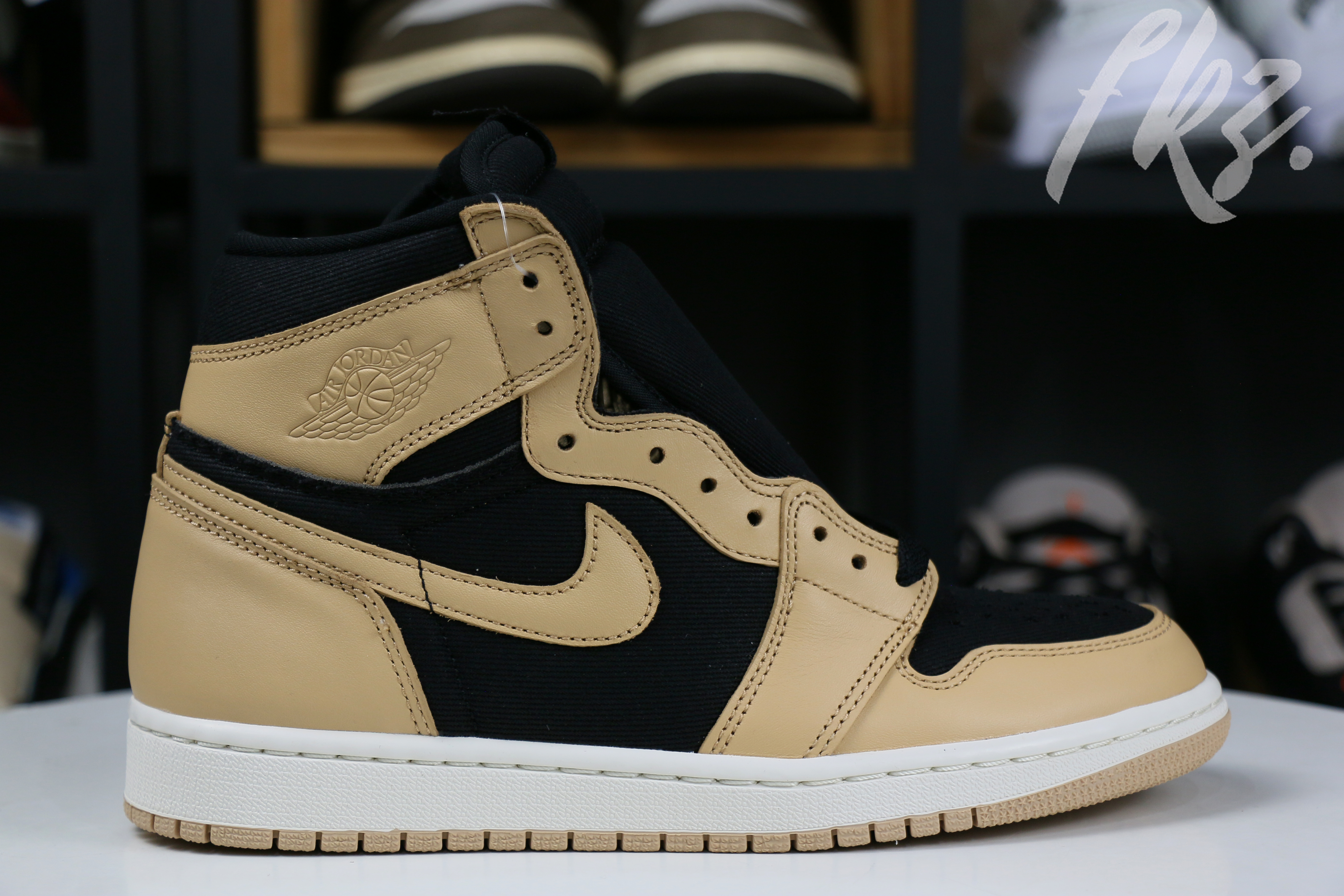 Air Jordan 1 Retro High OG ‘Heirloom’ 2022