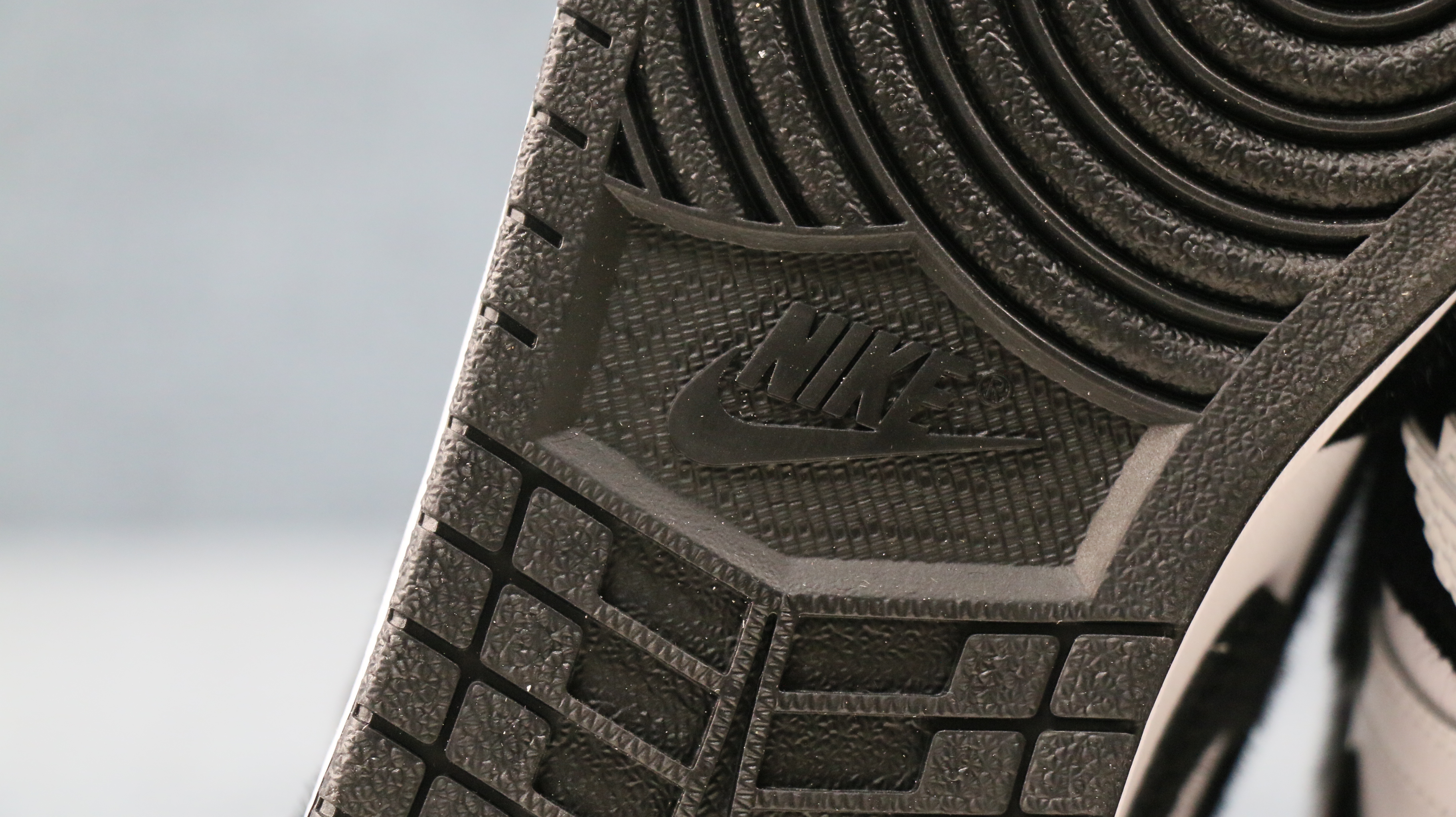 Wmns Air Jordan 1 Retro High Og Twist Pony