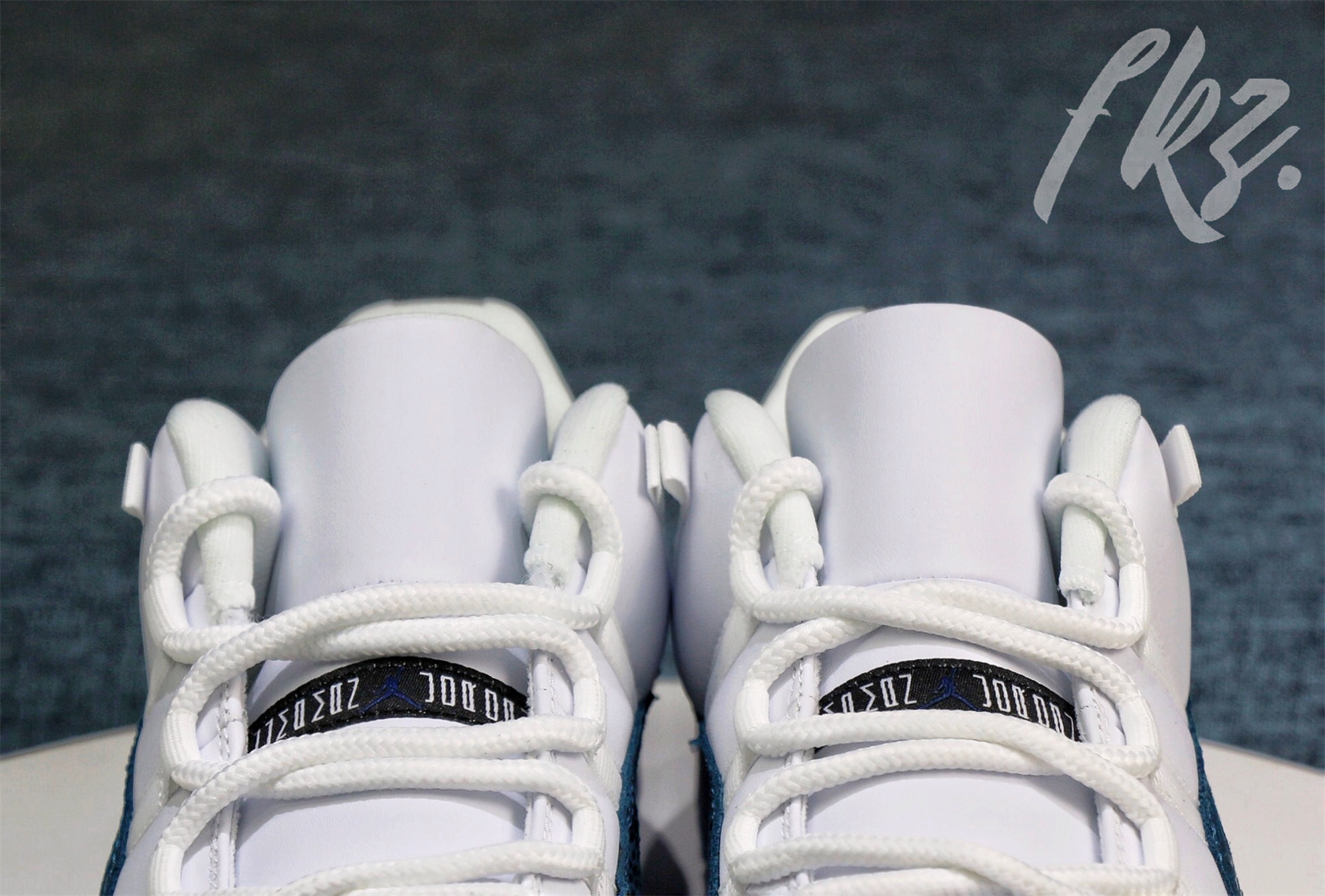 Air Jordan 11 Retro Low Le Snakeskin Blue 2019