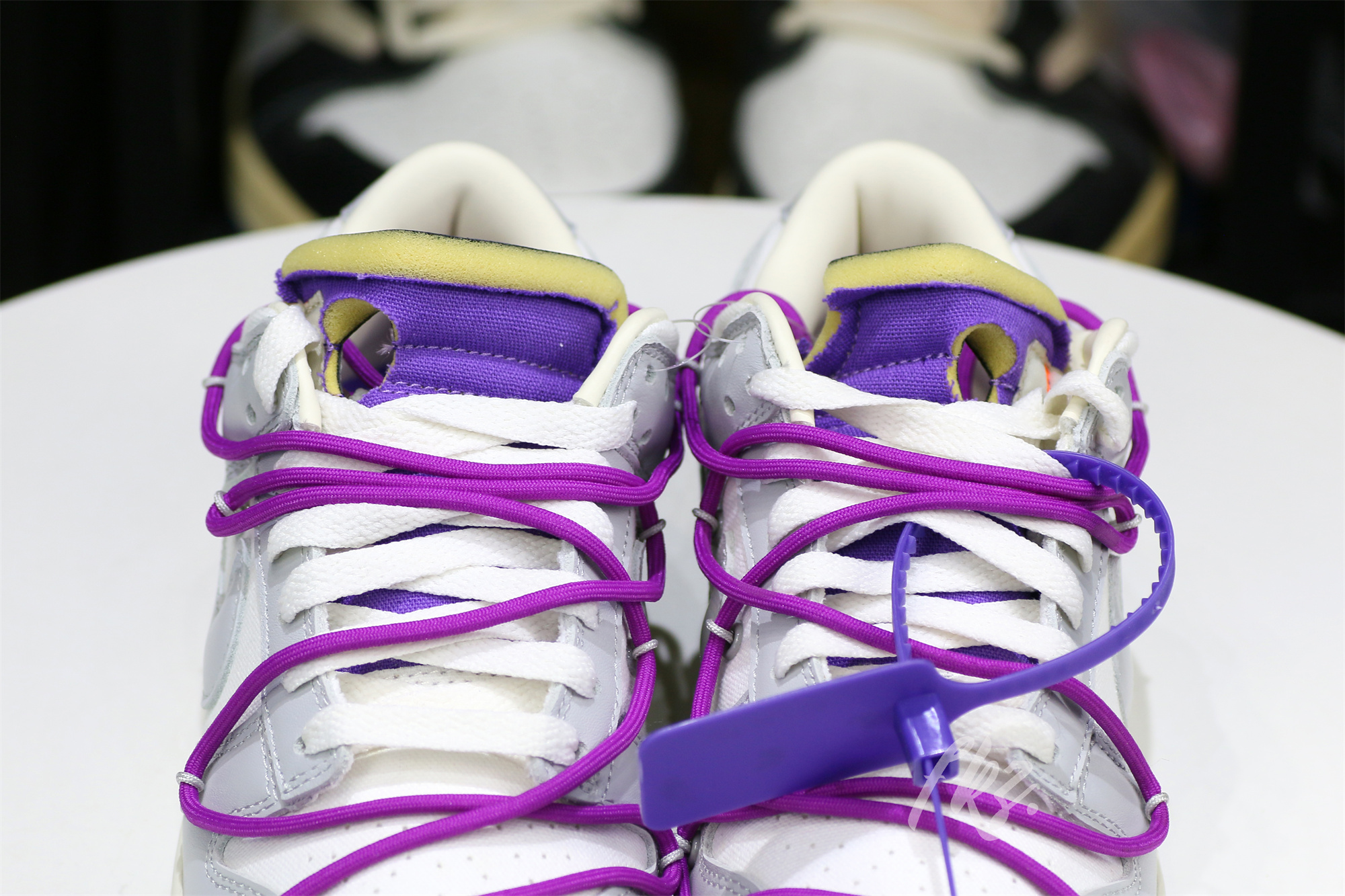 Nike Dunk Low Off-White Lot 28