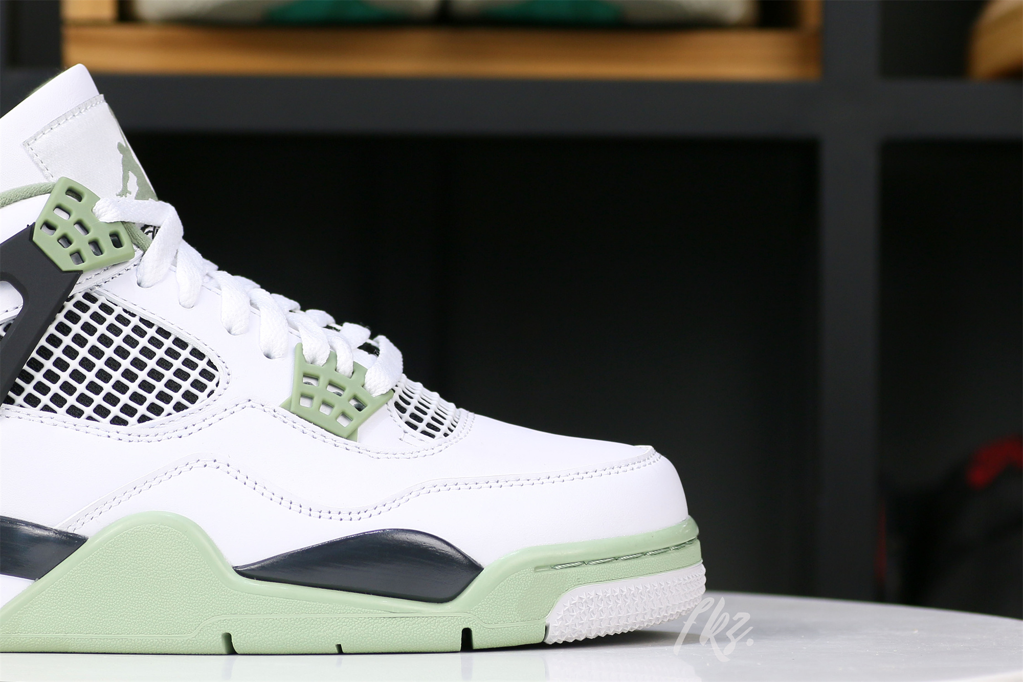 Jordan 4 Retro Seafoam WMs 2023
