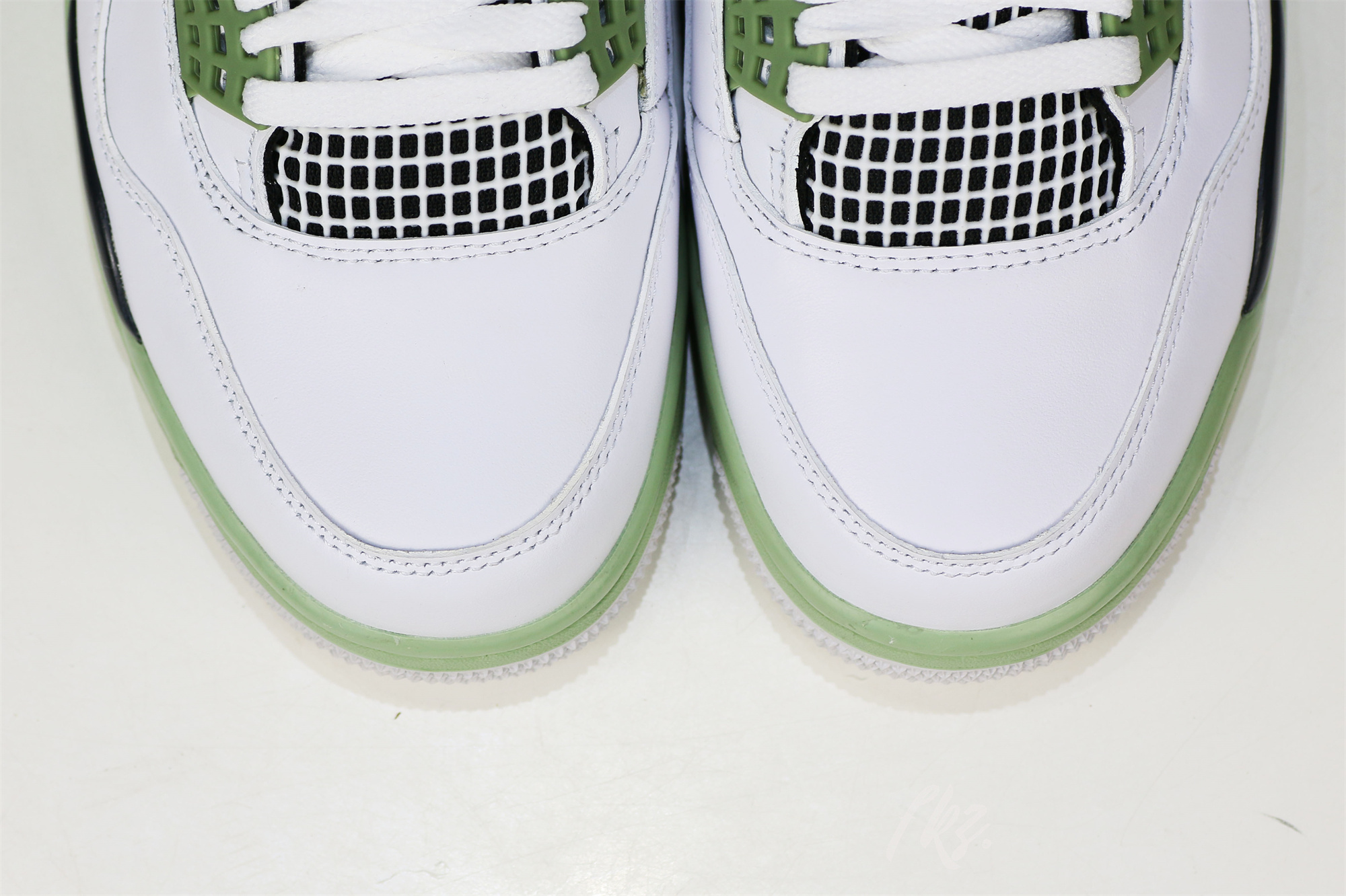 Jordan 4 Retro Seafoam WMs 2023