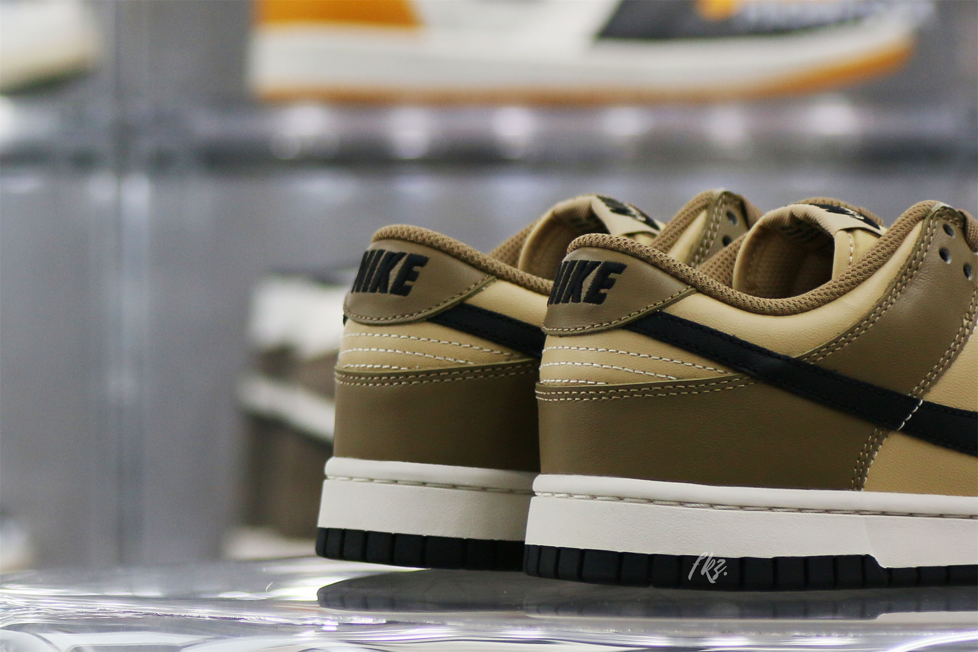 Nike Dunk Low Dark Driftwood (W)