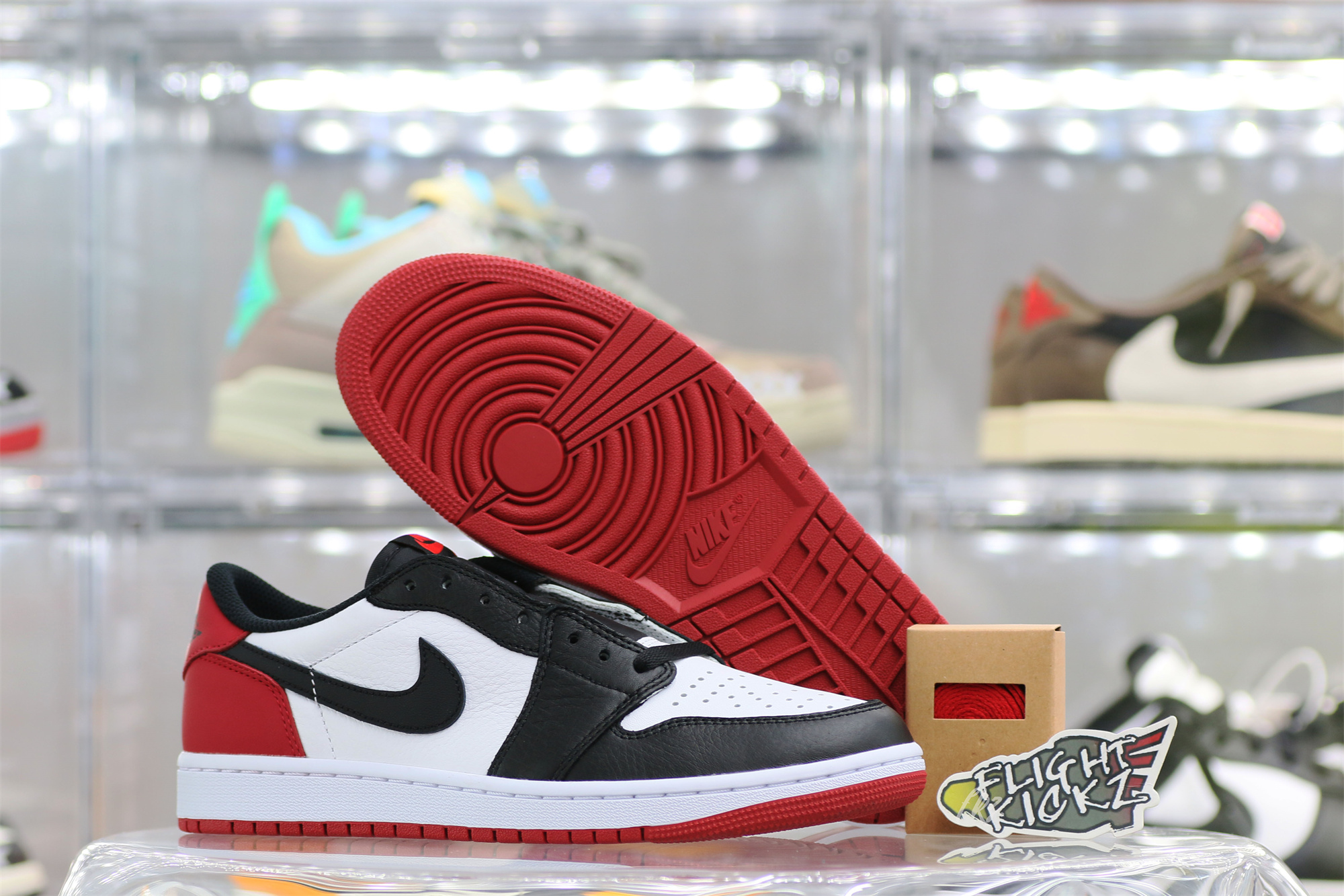 Air Jordan 1 Low OG Black Toe 2023