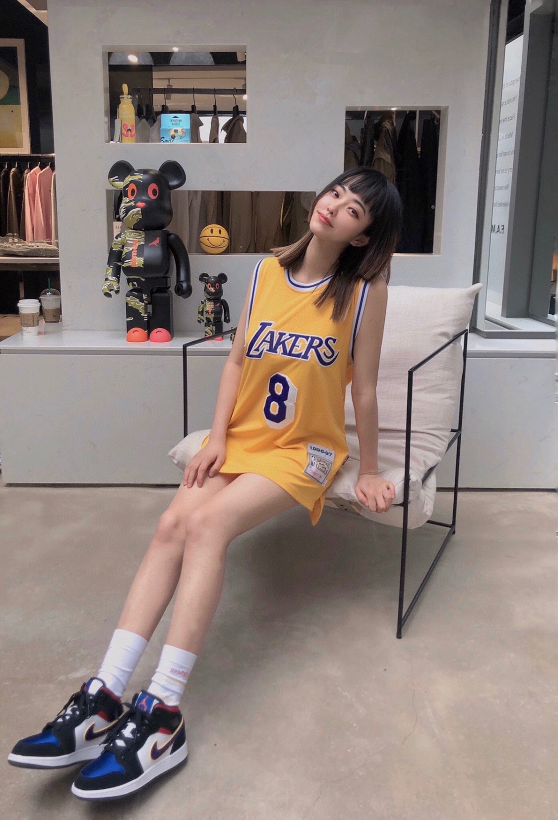Lakers jersey No. 8
