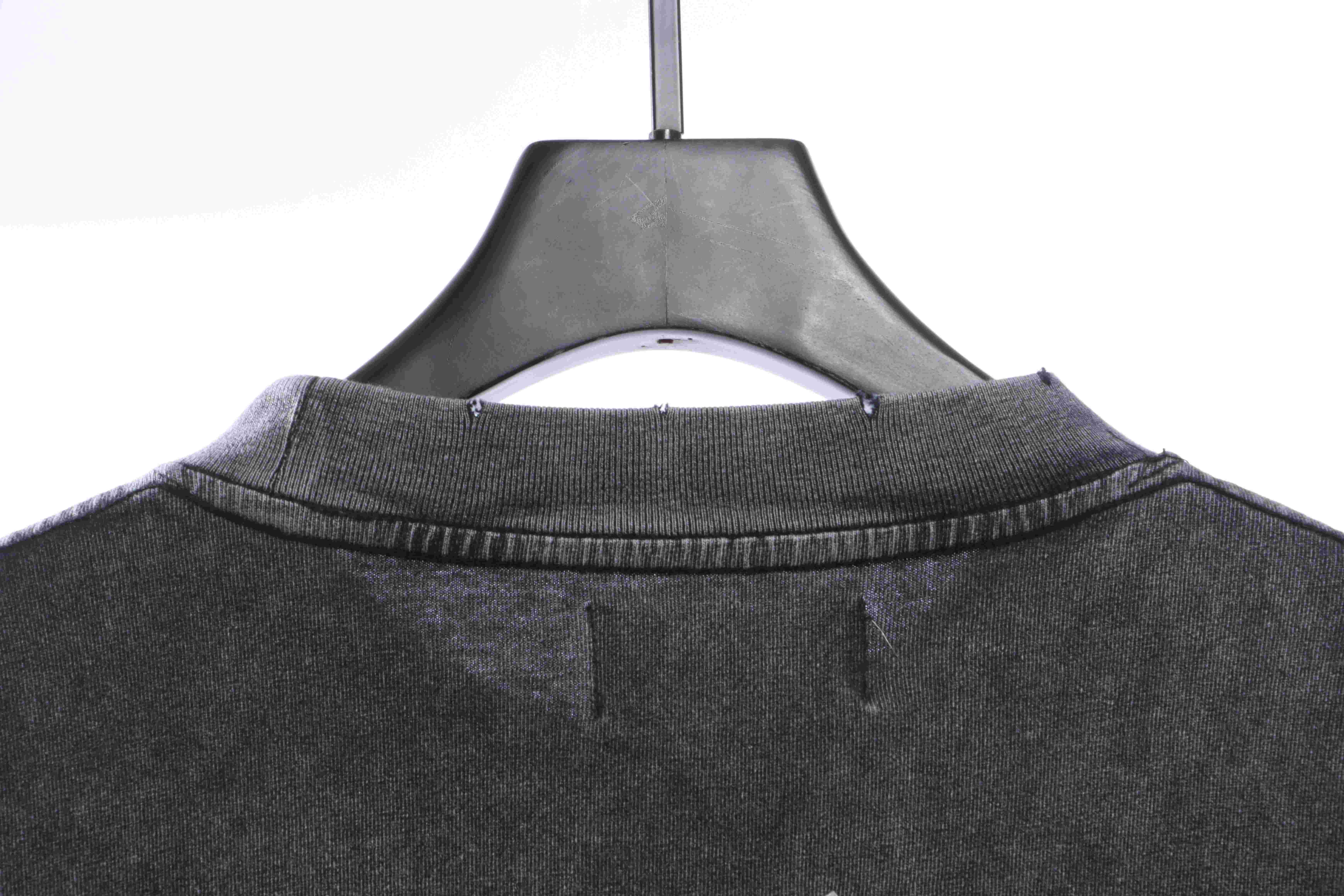 Represent makes old washing letters with short sleeves