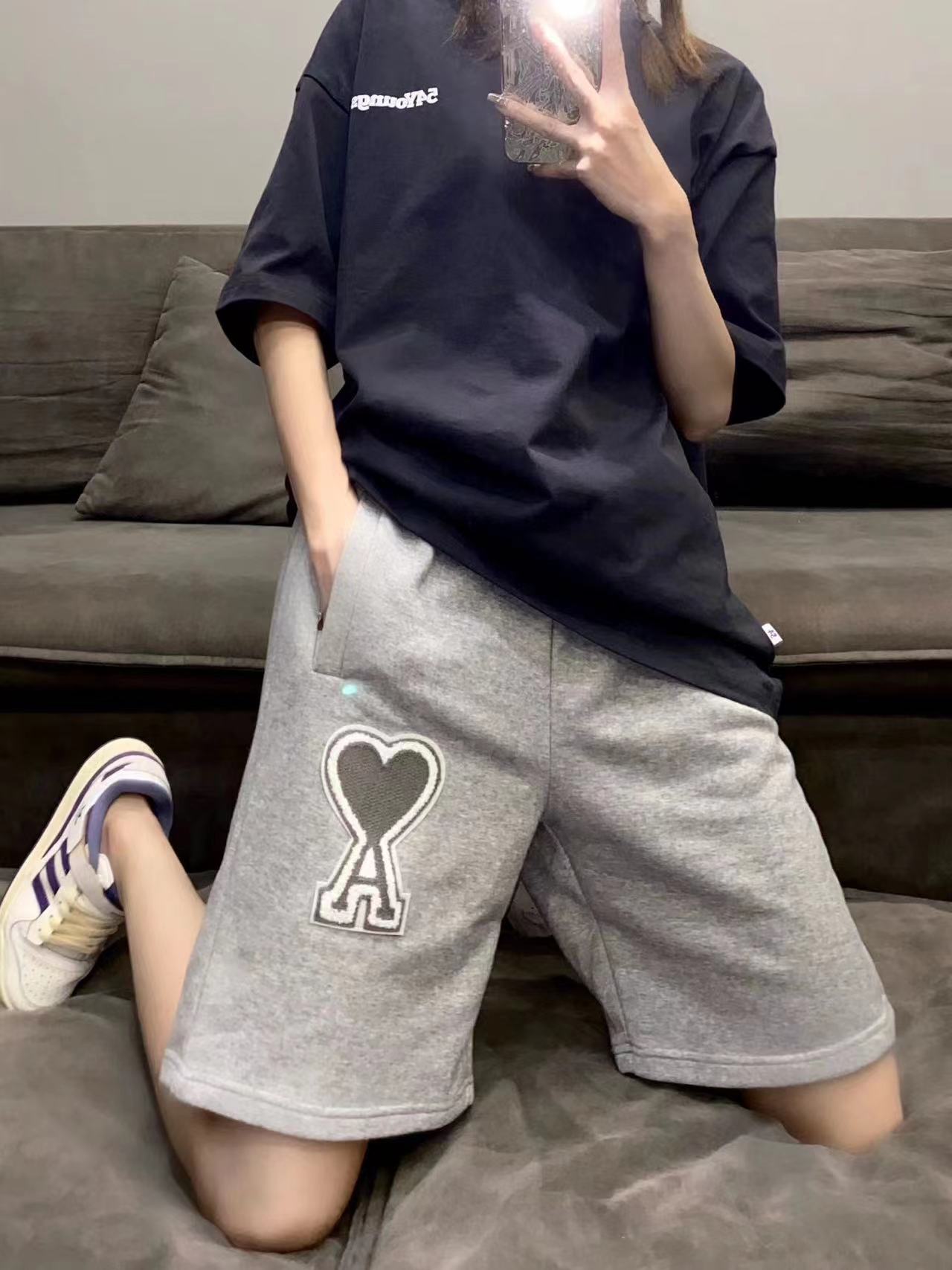 AMI 22ss heart embroidery shorts