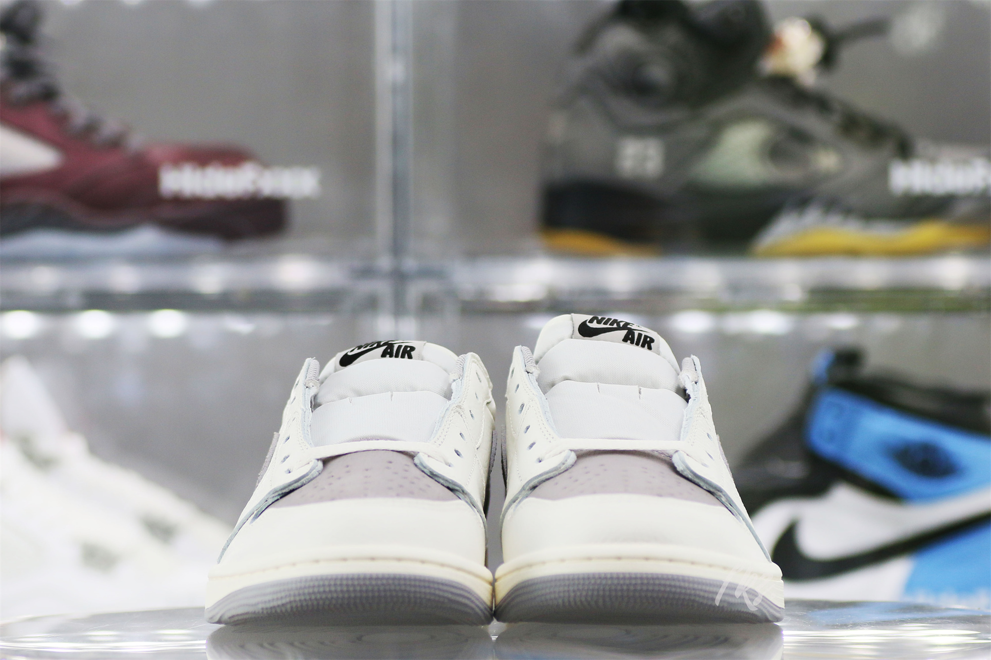 Air Jordan 1 Low OG Atmosphere Grey 2023