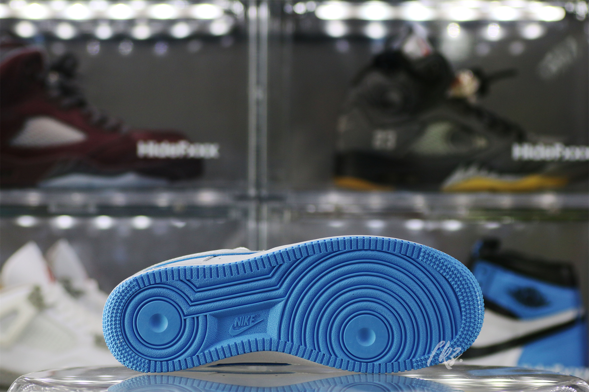 Nike Air Force 1 ’07 Low White University Blue Sole