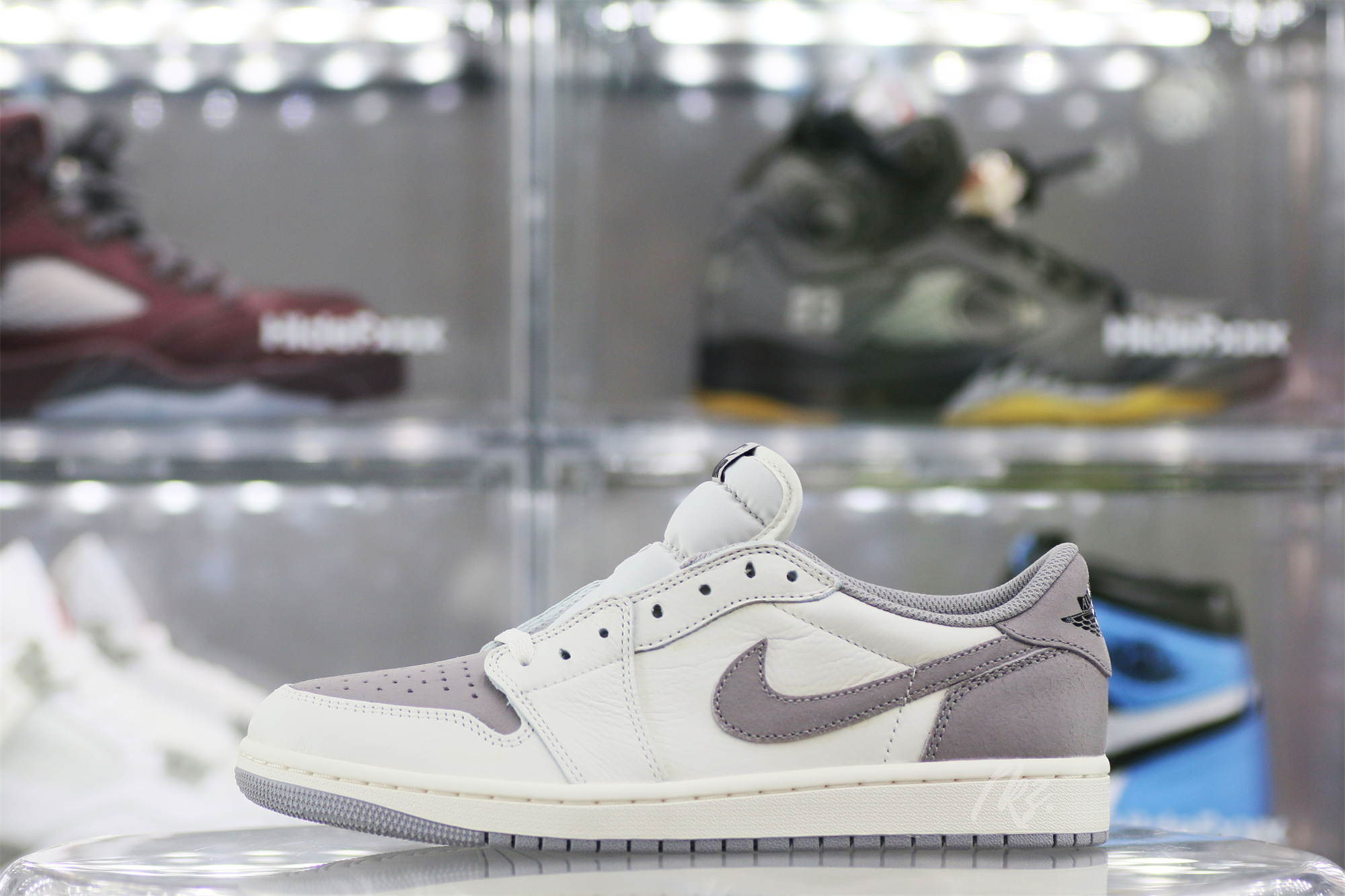 Air Jordan 1 Low OG Atmosphere Grey 2023