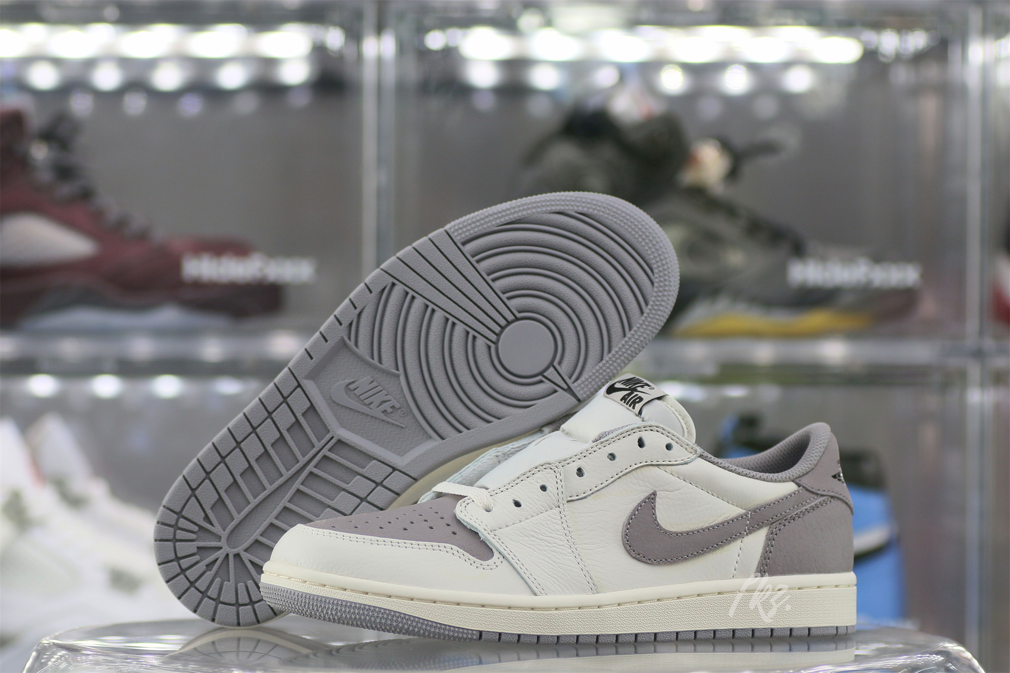 Air Jordan 1 Low OG Atmosphere Grey 2023