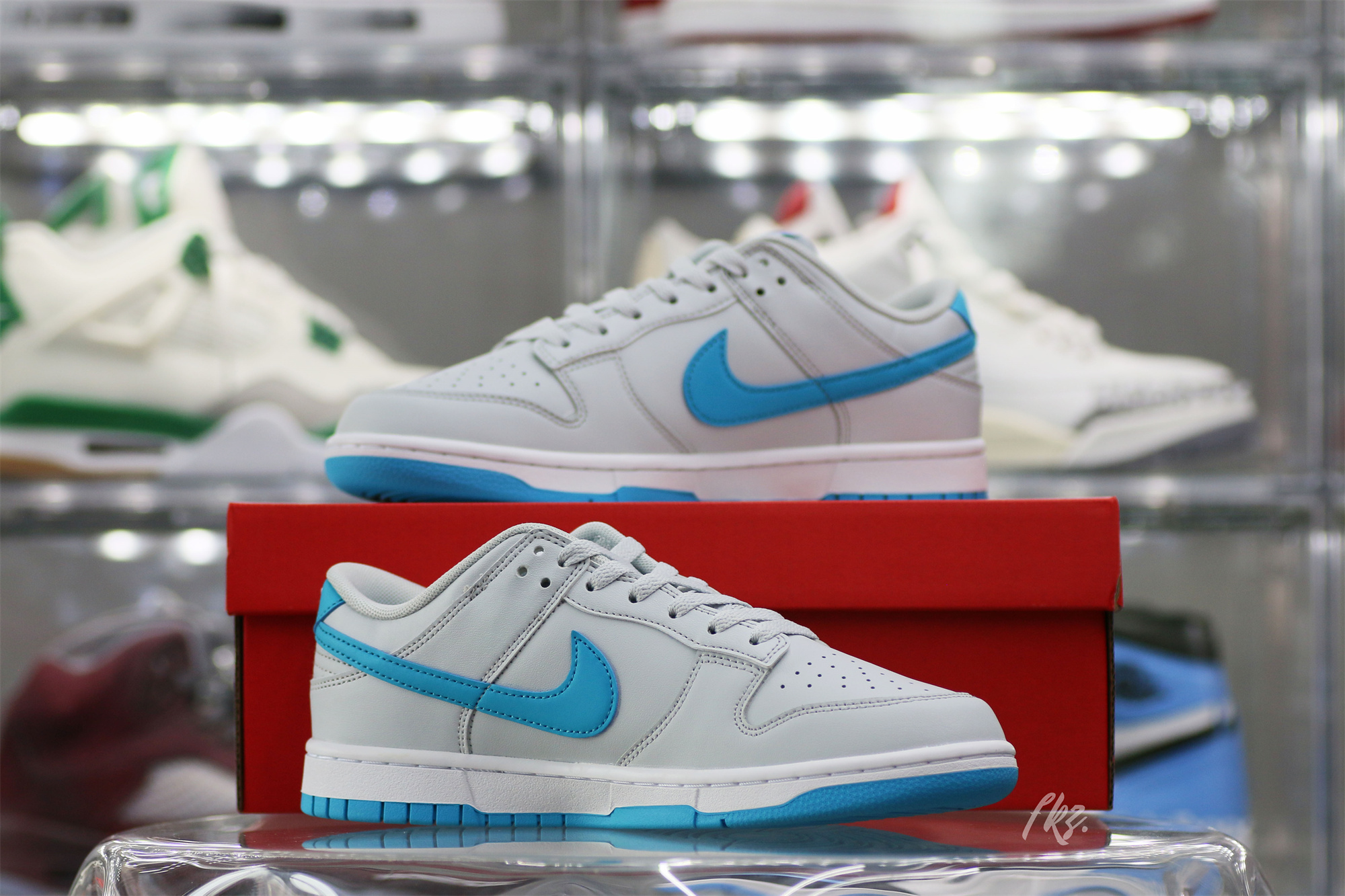Nike Dunk Low Retro Pure Platinum Blue Lightning