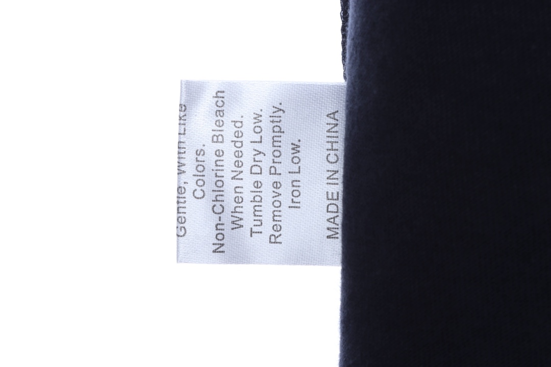 NOAH cross print letter short sleeve