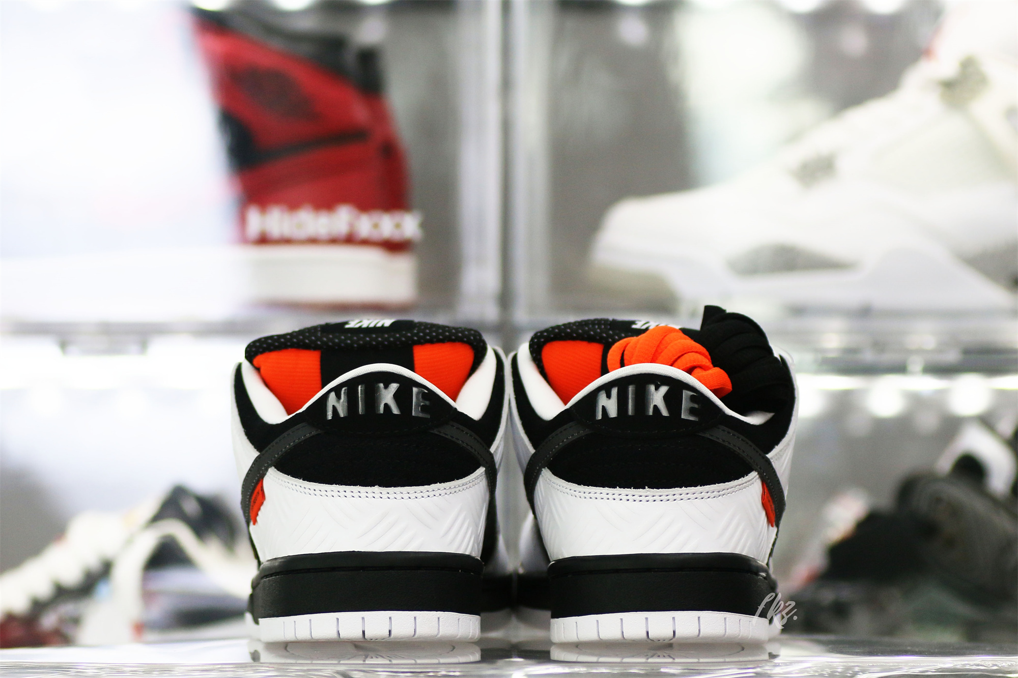 Nike SB Dunk Low TIGHTBOOTH