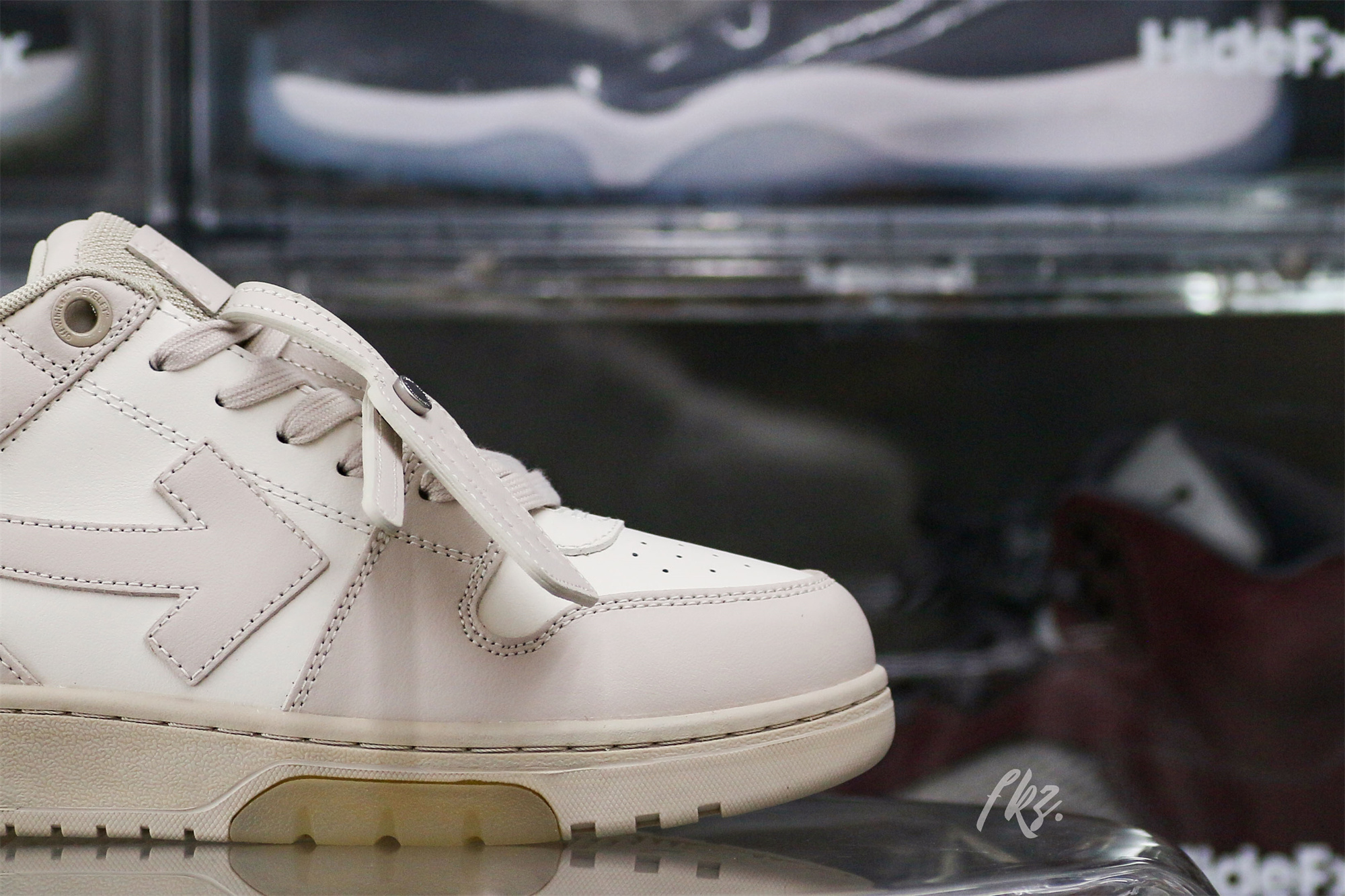 Off-White White & Beige ‘Out Of Office’ Sneakers