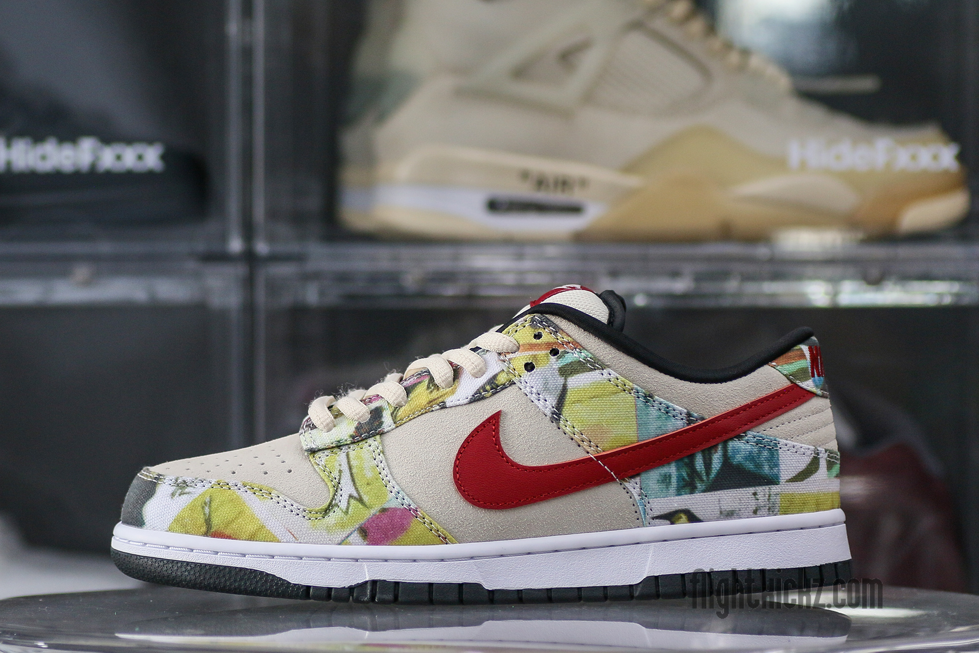 Nike SB Dunk Low Paris