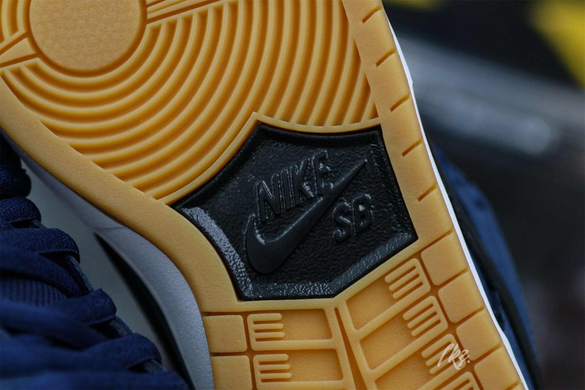 Dunk Low Pro ISO SB Navy Gum