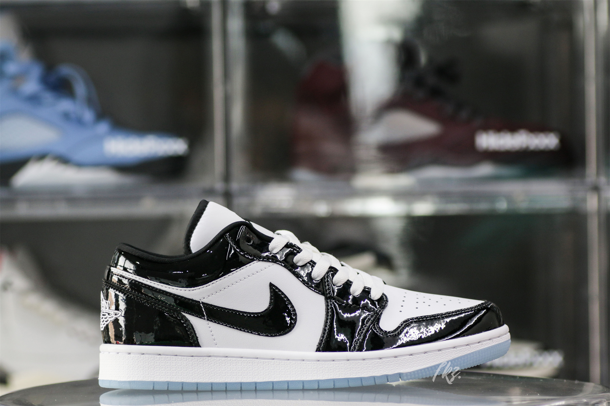 Air Jordan 1 Low SE Concord 2023