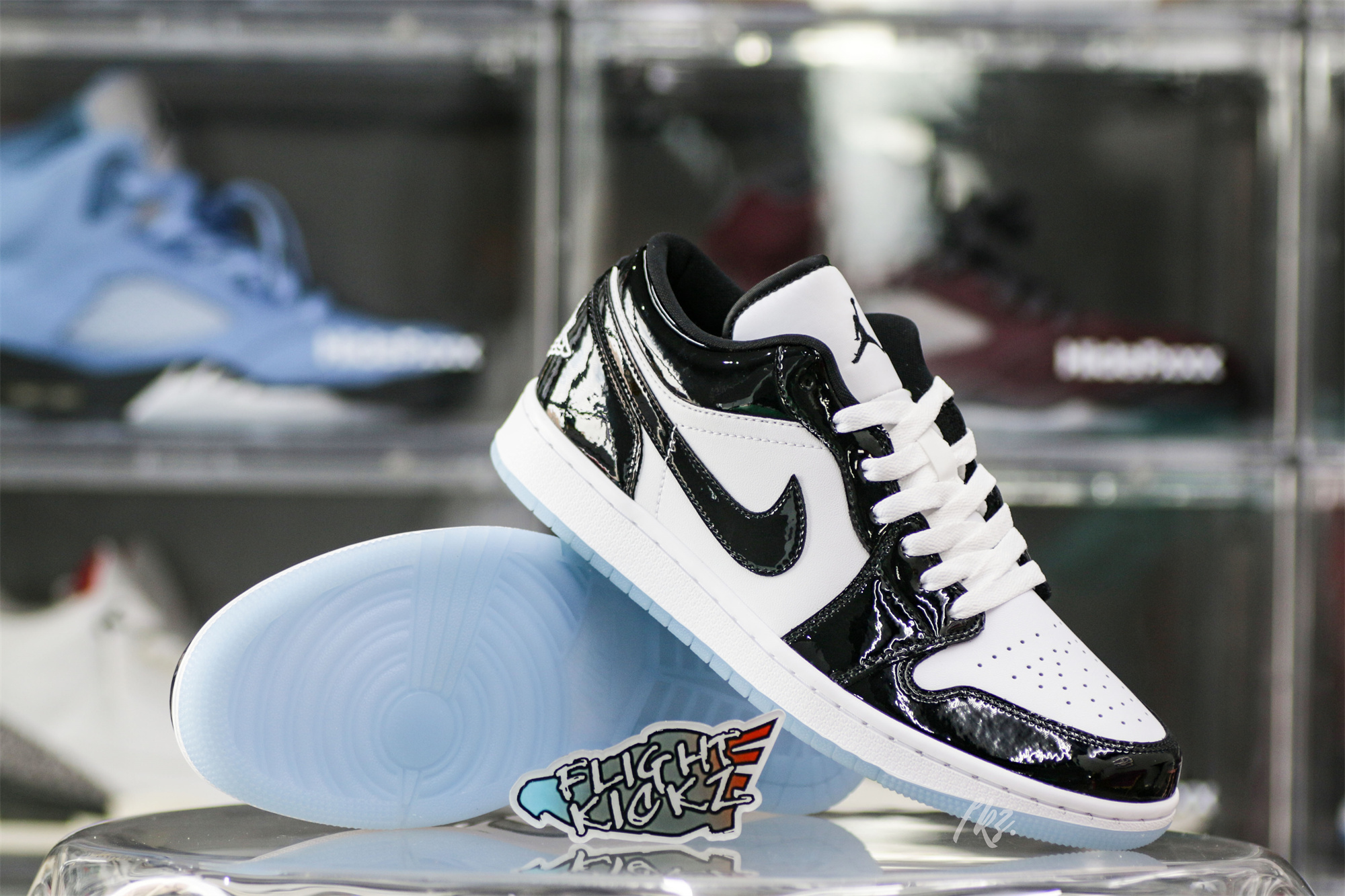 Air Jordan 1 Low SE Concord 2023