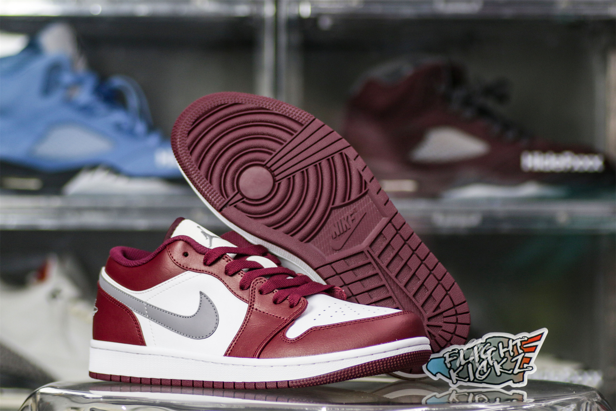 Air Jordan 1 Low Retro White Bordeaux 2022