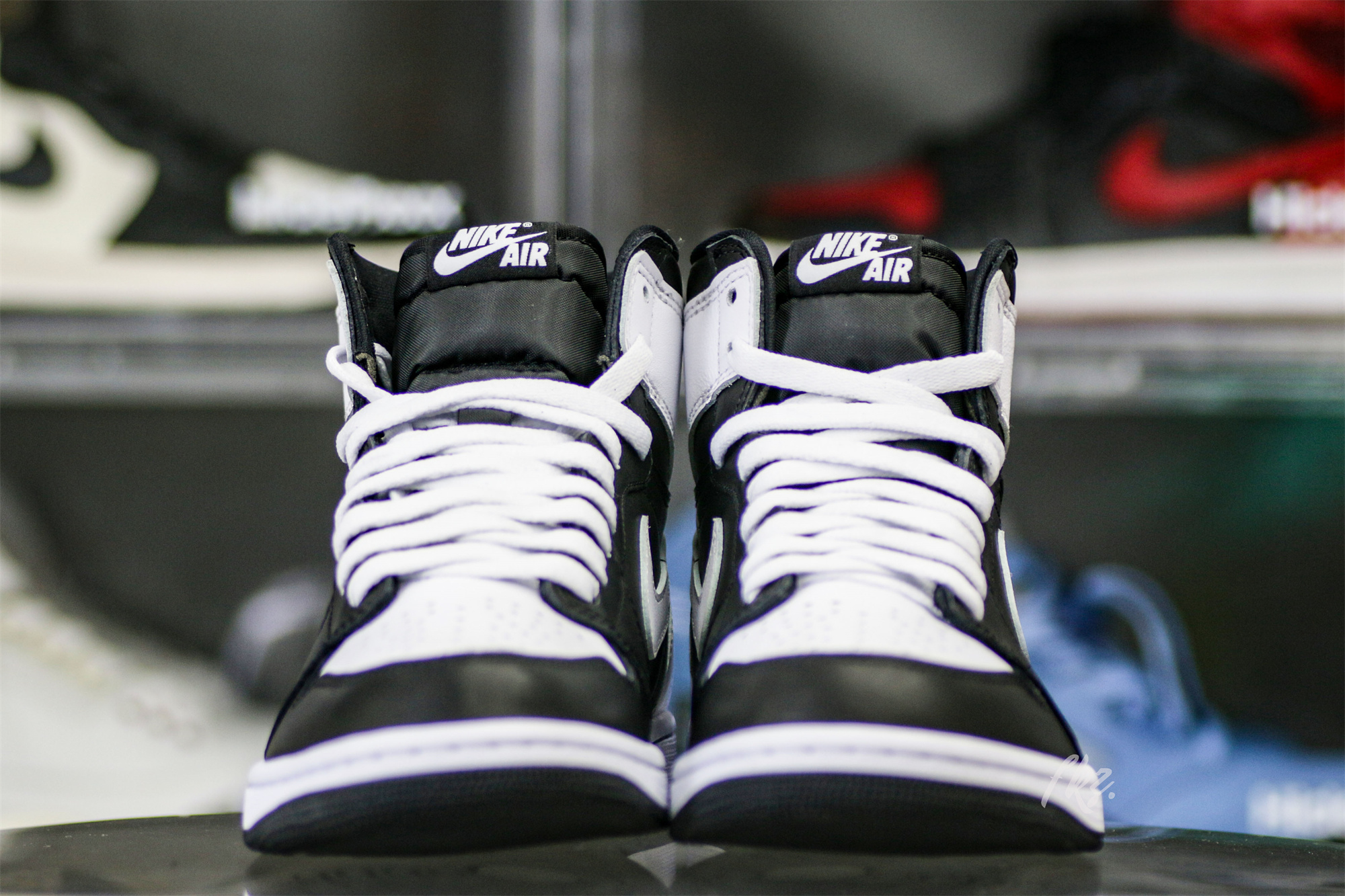 Air Jordan 1 Retro High OG Black White 2024