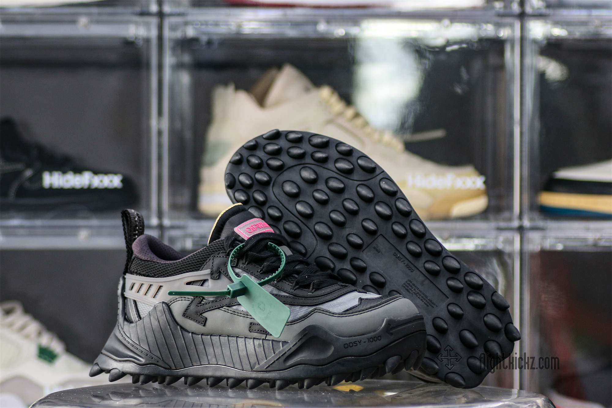 Off-White Odsy-1000 tech low top sneakers