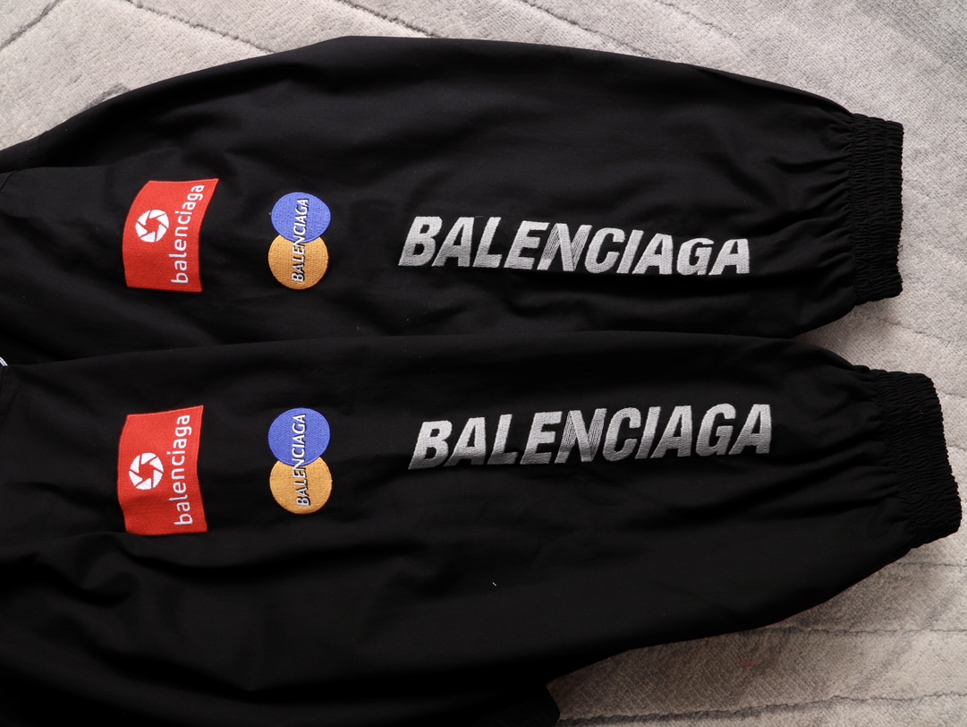 Balancig* logo-print Zip Jacket
