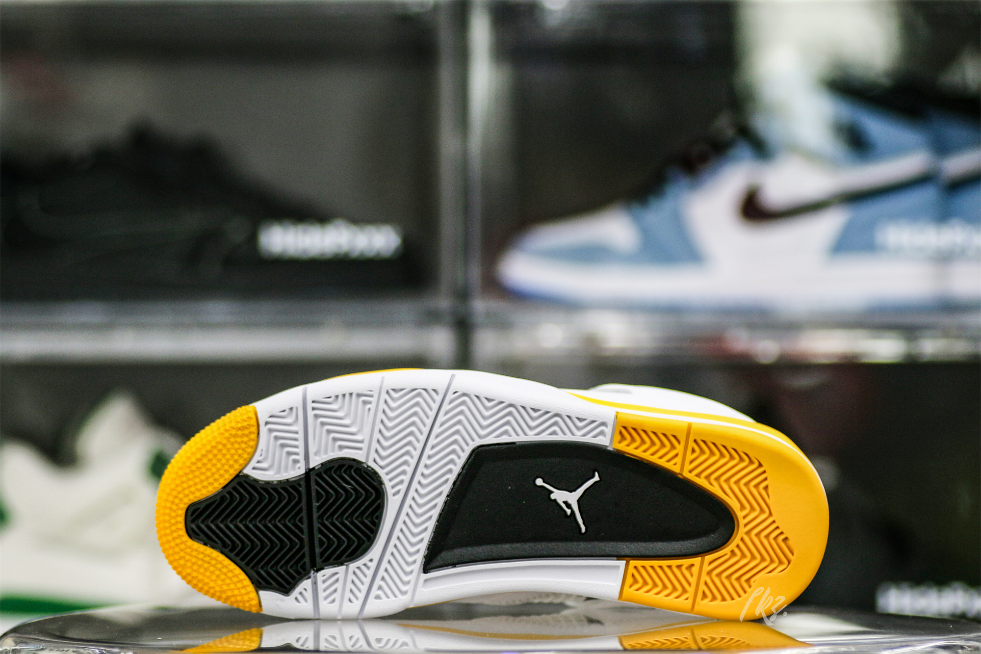 Air Jordan 4 Retro ‘Vivid Sulfur’ Wms 2024