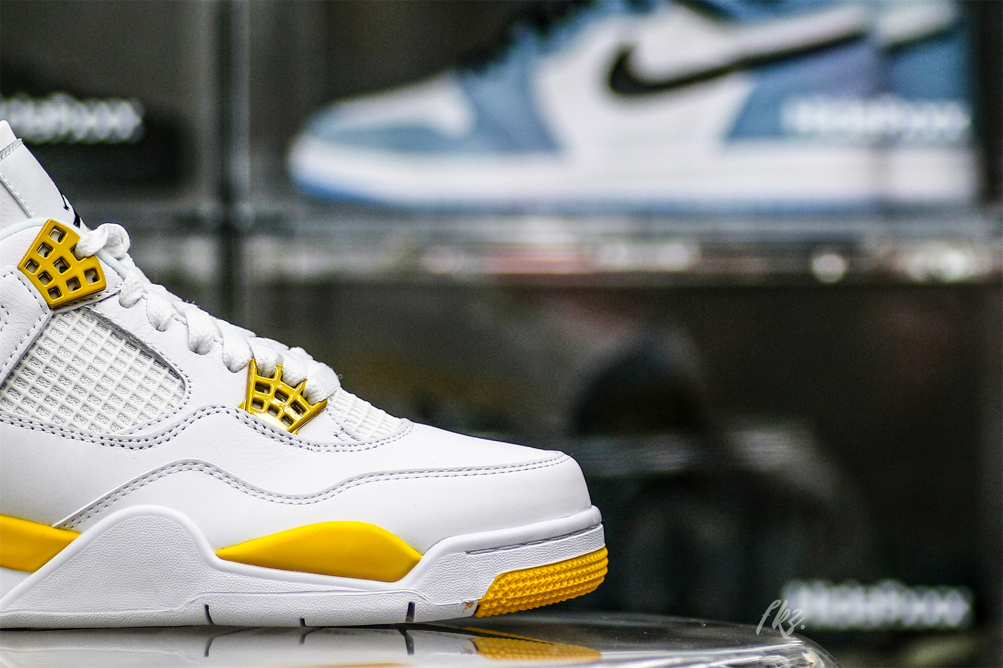 Air Jordan 4 Retro ‘Vivid Sulfur’ Wms 2024