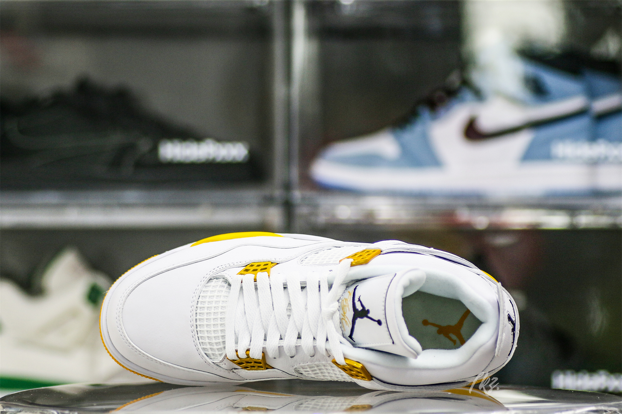 Air Jordan 4 Retro ‘Vivid Sulfur’ Wms 2024