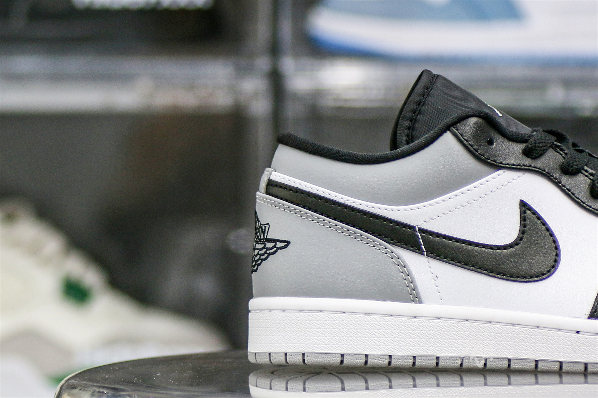 Air Jordan 1 Low Shadow Toe