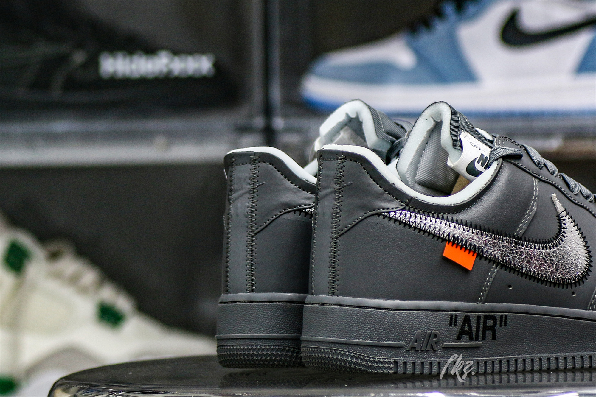 Off-White x Nike Air Force 1 Low Ghost Grey