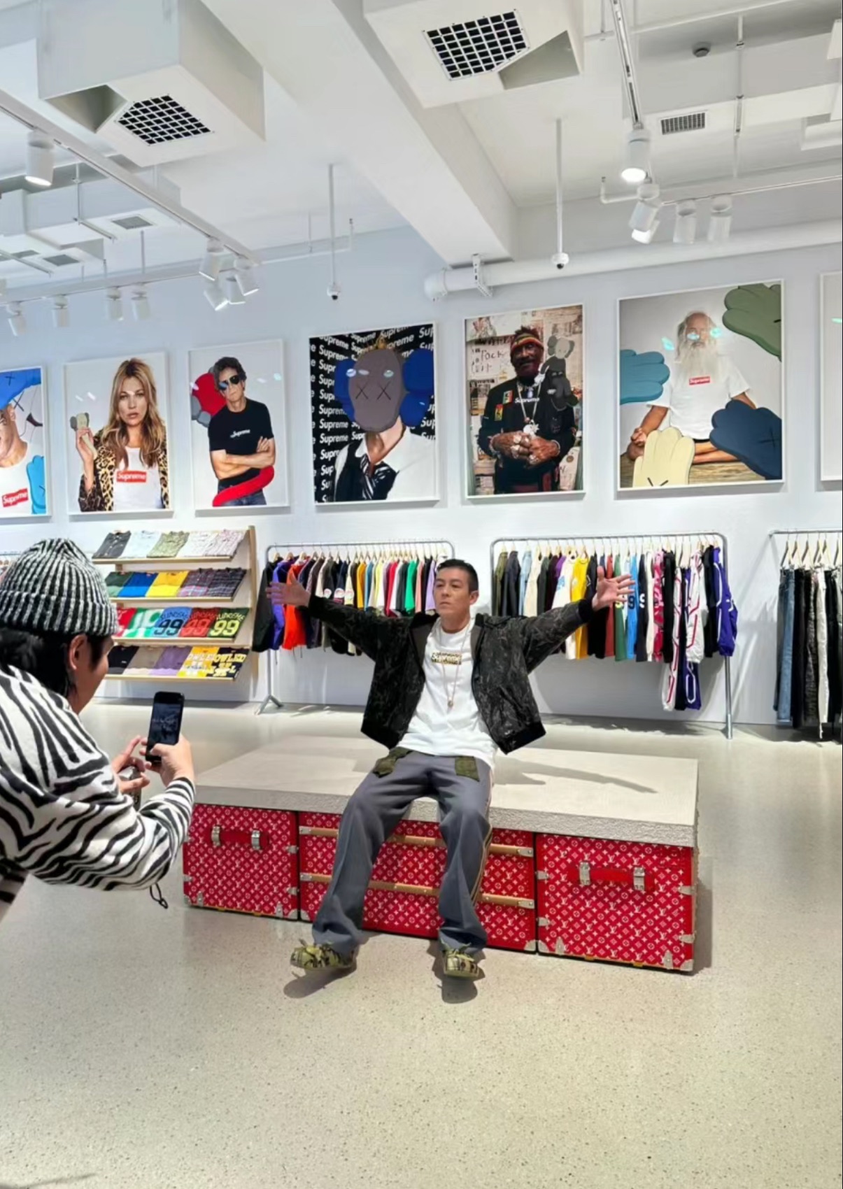 Suprem3 Shanghai Box Logo Tee