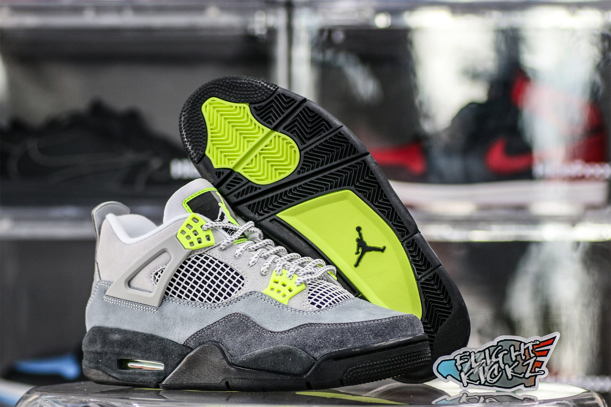 Air Jordan 4 Retro SE Neon