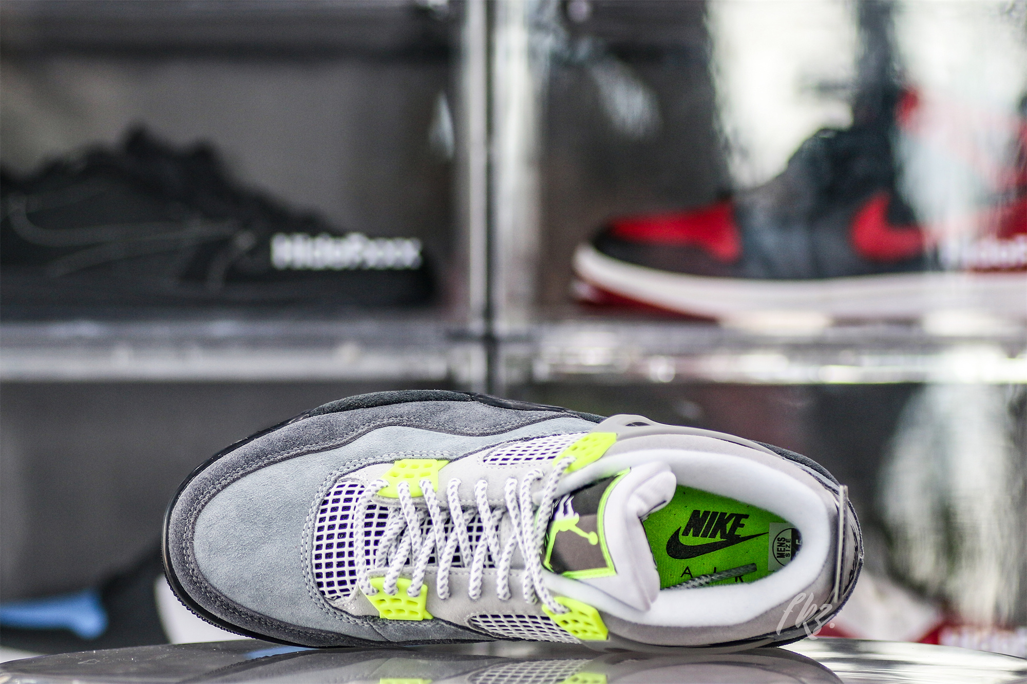 Air Jordan 4 Retro SE Neon